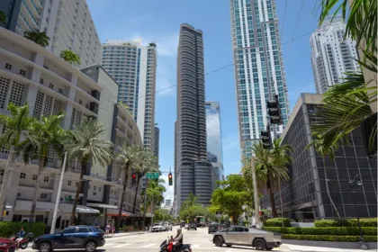 What Investors Should Know Before Buying Into a Florida Condo Association