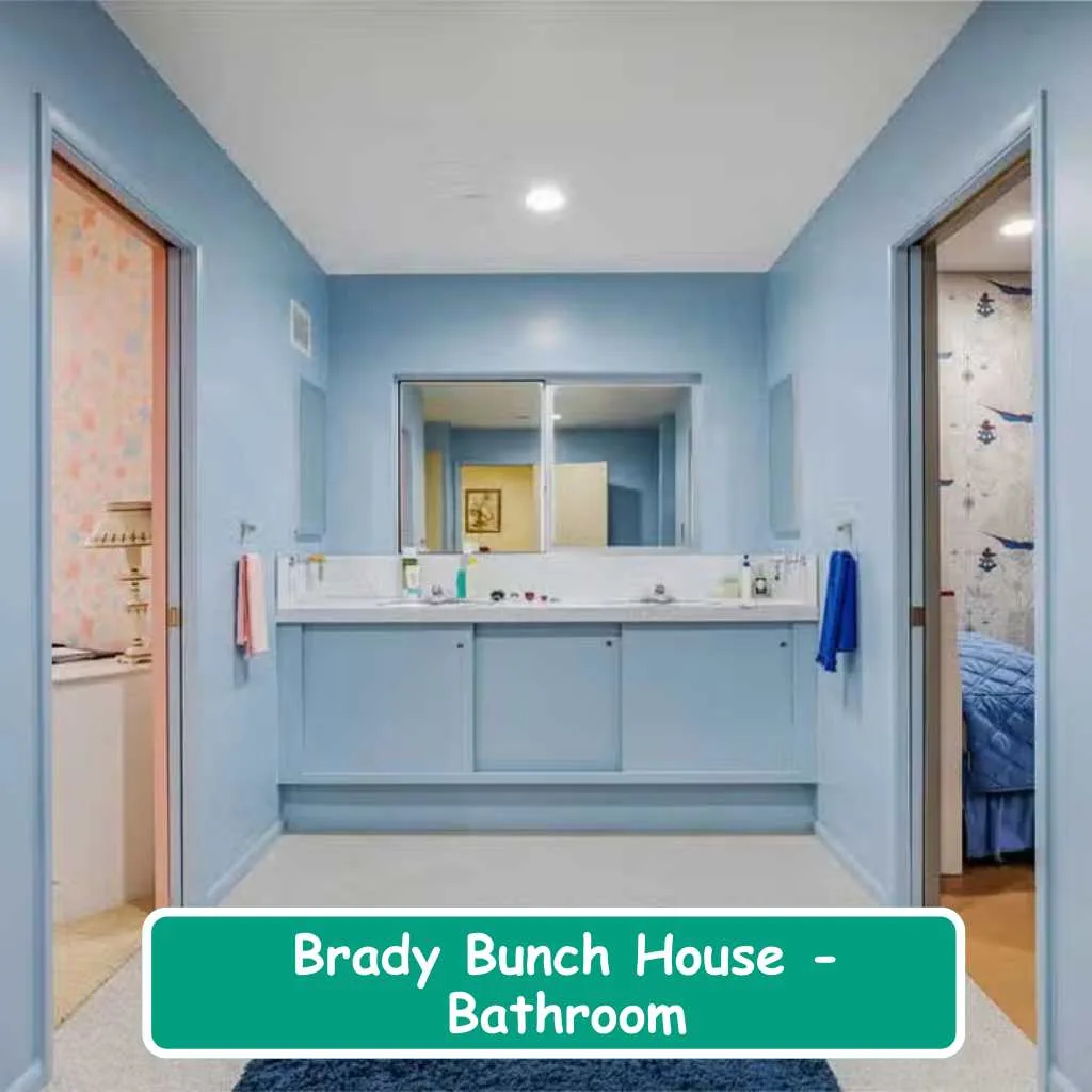 Brady Bunch House Bathroom