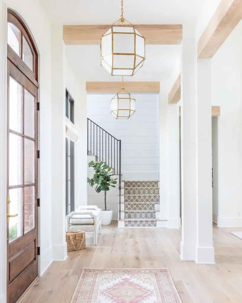 Brighten Your Entryway With Pendant Lighting